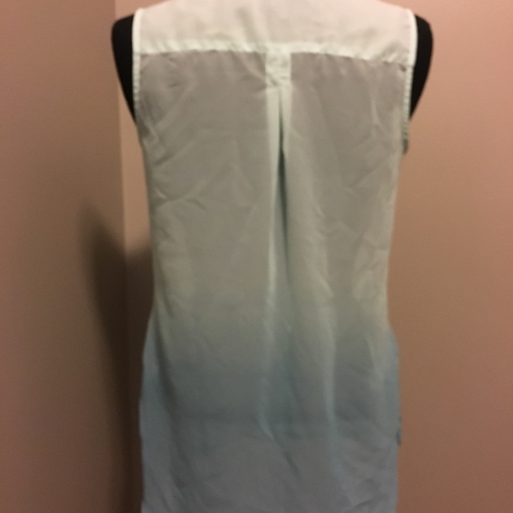Sleeveless top - Picture 2 of 3